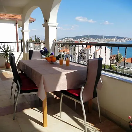 Libetrogir Apartman *